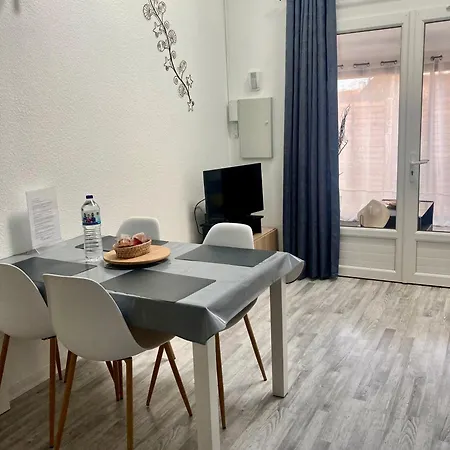 Appartement Duplex Lumineux Idealement Situe Ares Exterior photo